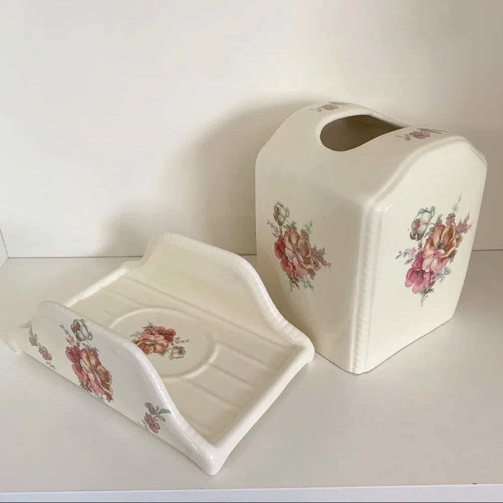 Vintage 60’s bathroom vanity set